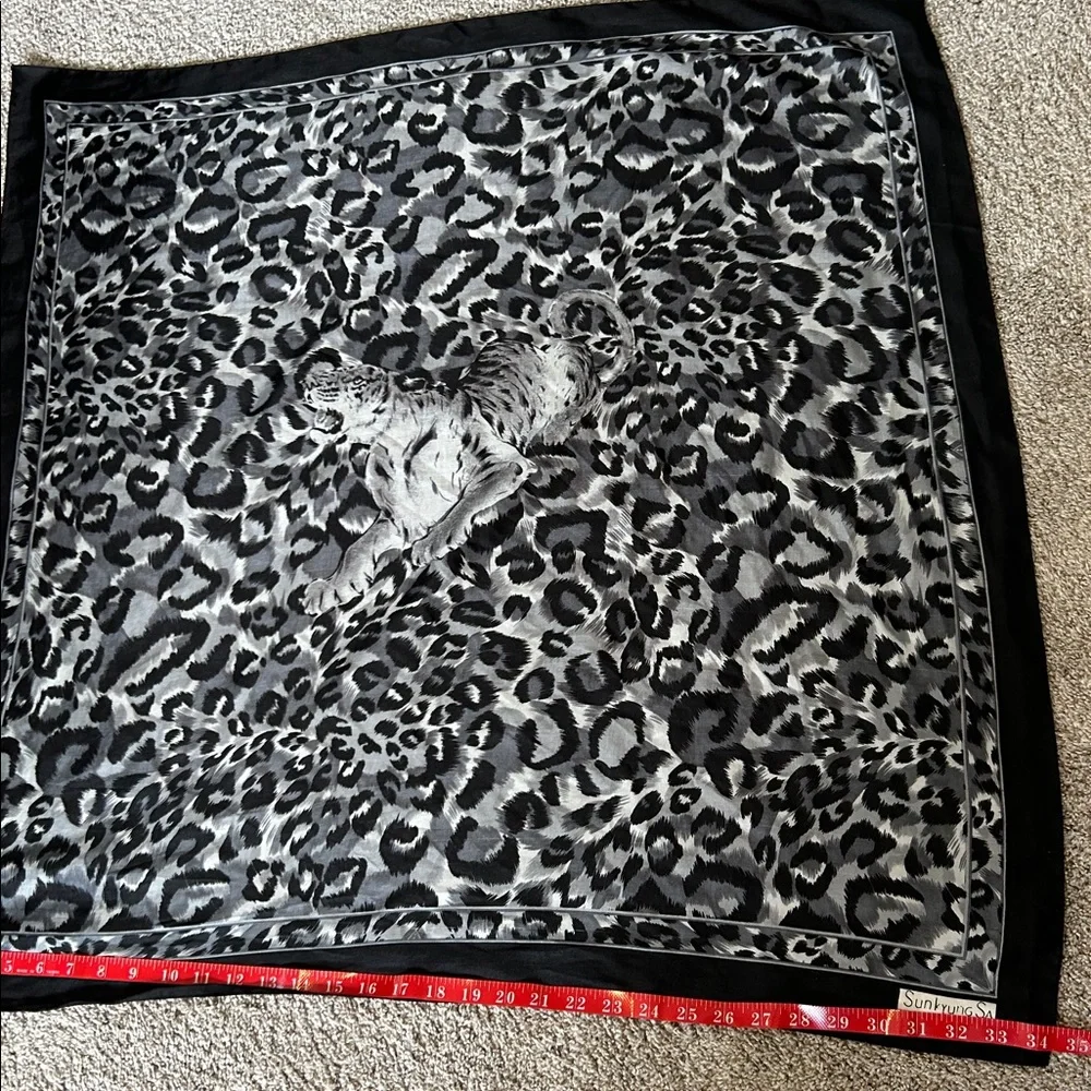 Leopard print scarf 34”x34” black & white & grey center of scarf has animal
